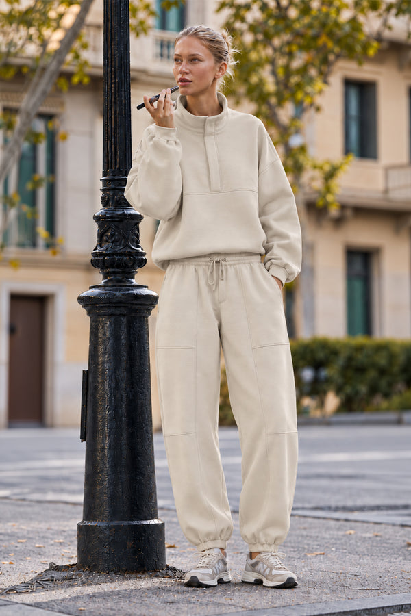 Dik Yaka Yarım Fermuarlı Oversize Düşük Omuzlu Viskon Karışımlı Kadın Sweatshirt — Bej