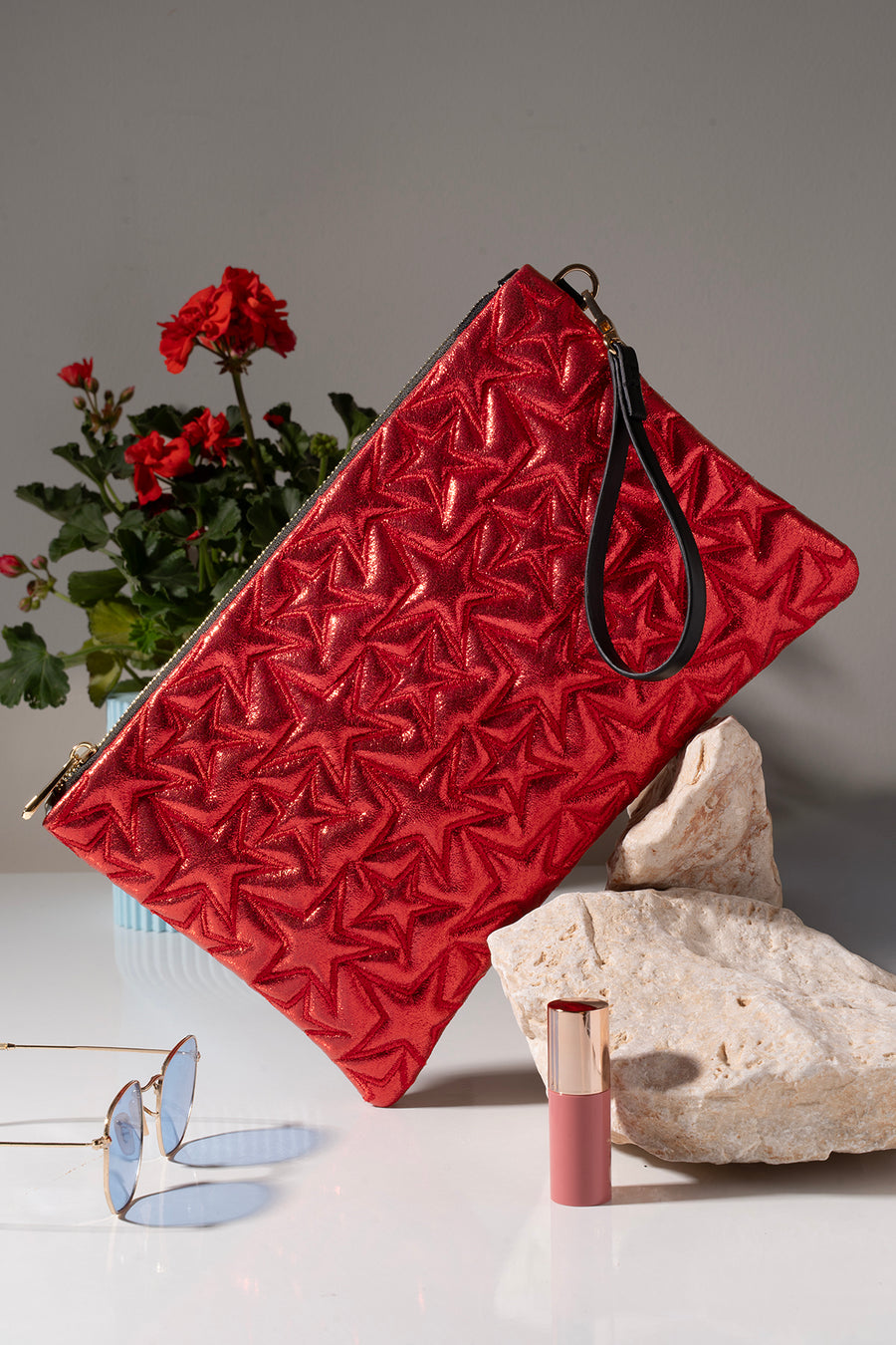 Ecrou Yıldız Desenli Platin Parlak Portföy & Clutch Çanta Çıkarılabilir Bileklik Askılı 30 x 19 cm — Kırmızı