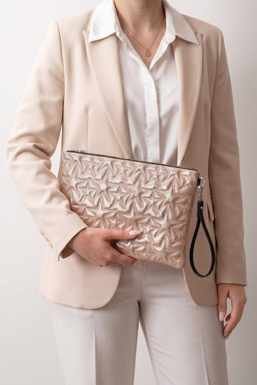 Ecrou Yıldız Desenli Platin Parlak Portföy & Clutch Çanta Çıkarılabilir Bileklik Askılı 30 x 19 cm — Pudra