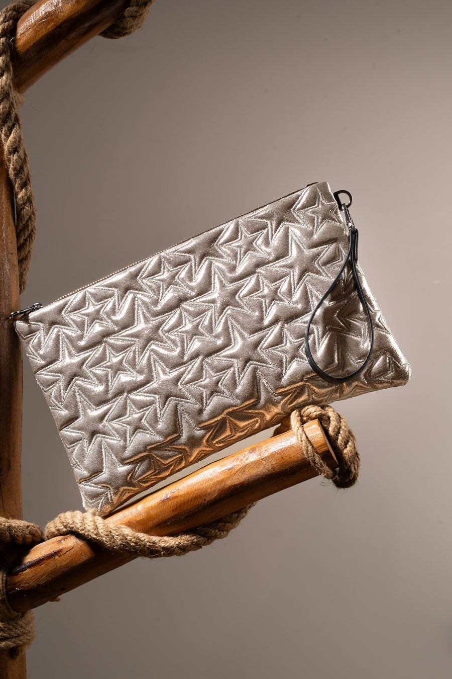 Ecrou Yıldız Desenli Platin Parlak Portföy & Clutch Çanta Çıkarılabilir Bileklik Askılı 30 x 19 cm — Açık Sarı