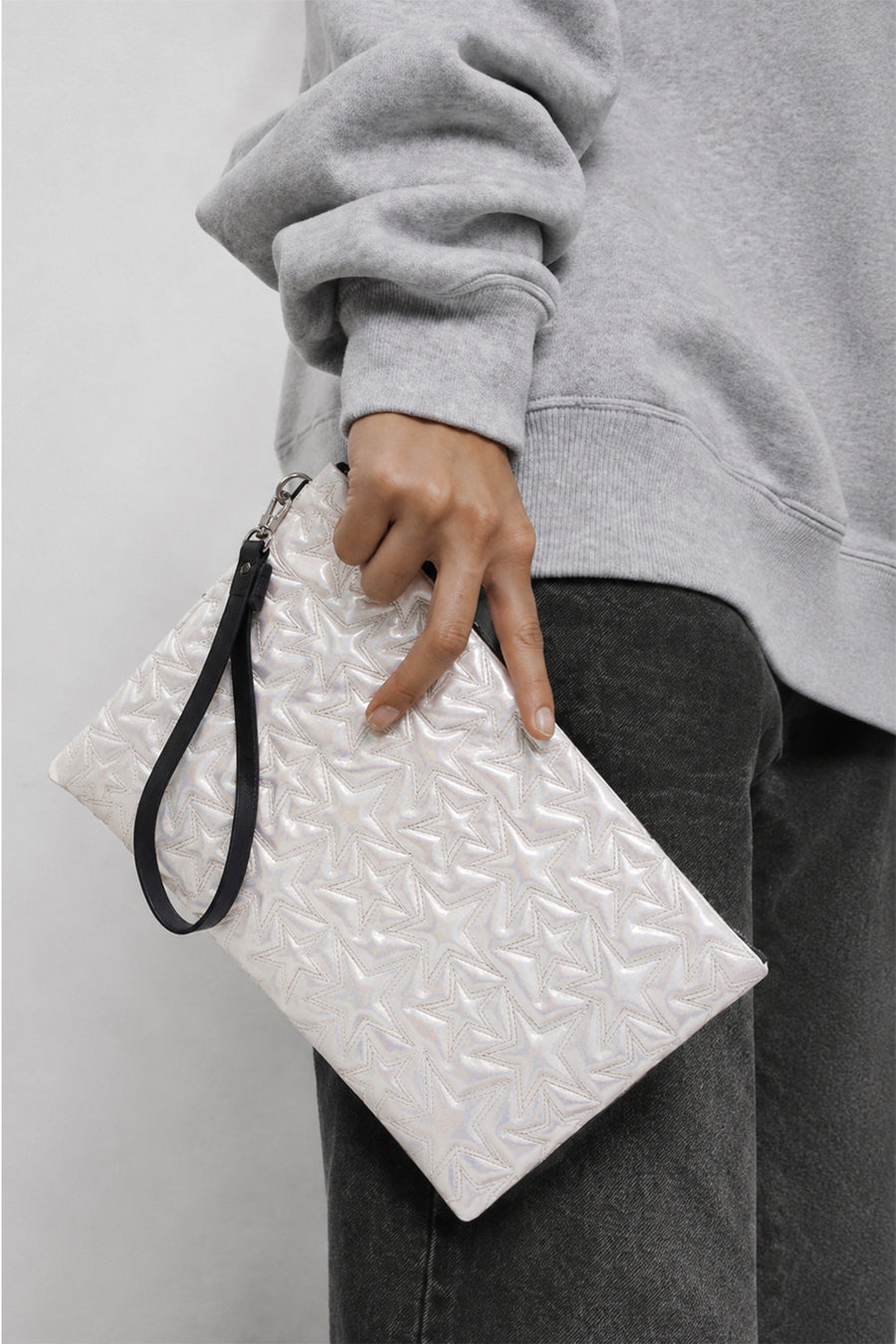 Ecrou Yıldız Desenli Platin Parlak Portföy & Clutch Çanta Çıkarılabilir Bileklik Askılı 30 x 19 cm — Beyaz