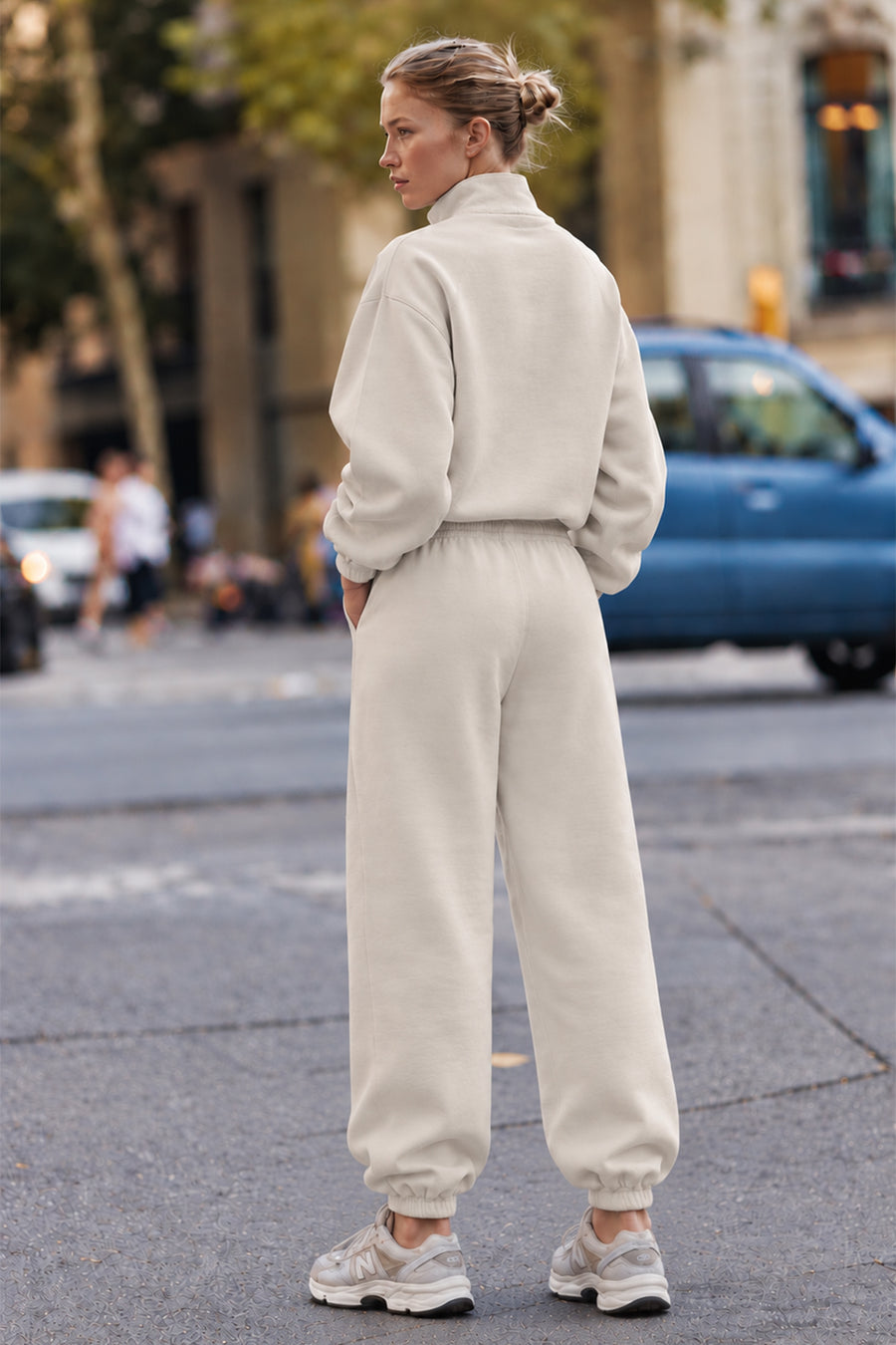 Dik Yaka Yarım Fermuarlı Oversize Düşük Omuzlu Viskon Karışımlı Kadın Sweatshirt — Bej