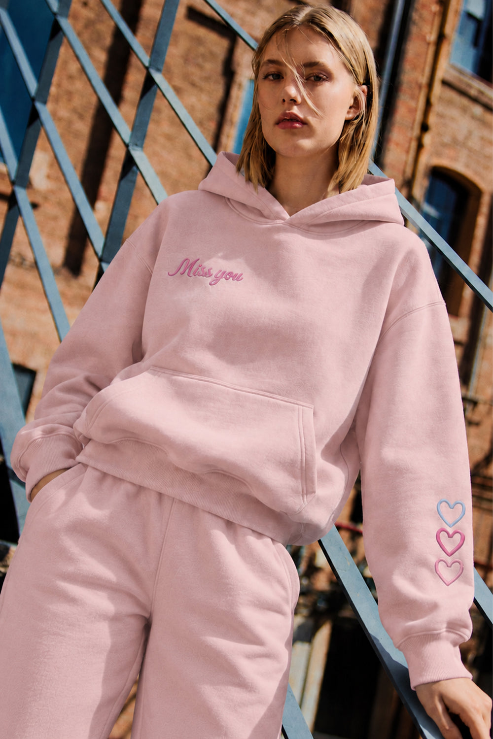 Lulus Friends Kadın Ekru Sırt Nakışlı Uzun Kol Soft Tuşeli 3 İplik Sweat — Pembe
