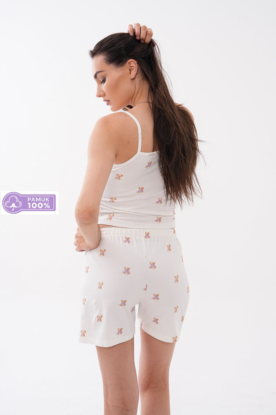 Askılı Saten Fiyonklu Kalp Düğmeli Mini Ayıcık Desenli Şortlu Kadın Pijama Takımı — Ekru