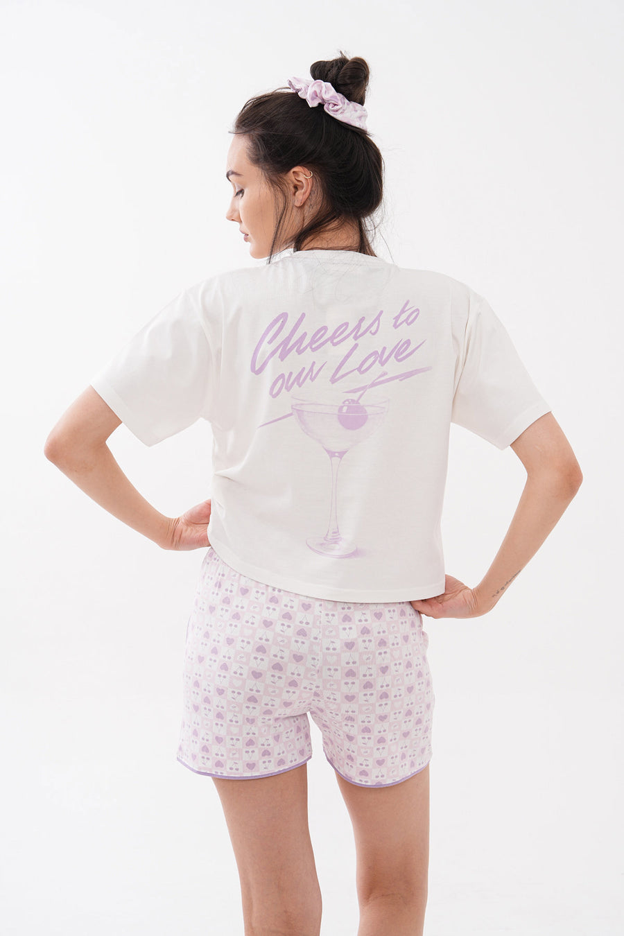 Sırt Baskılı Kısa Kollu Tişörtlü Mini Baskılı Şortlu Pijama Takımı — Lila