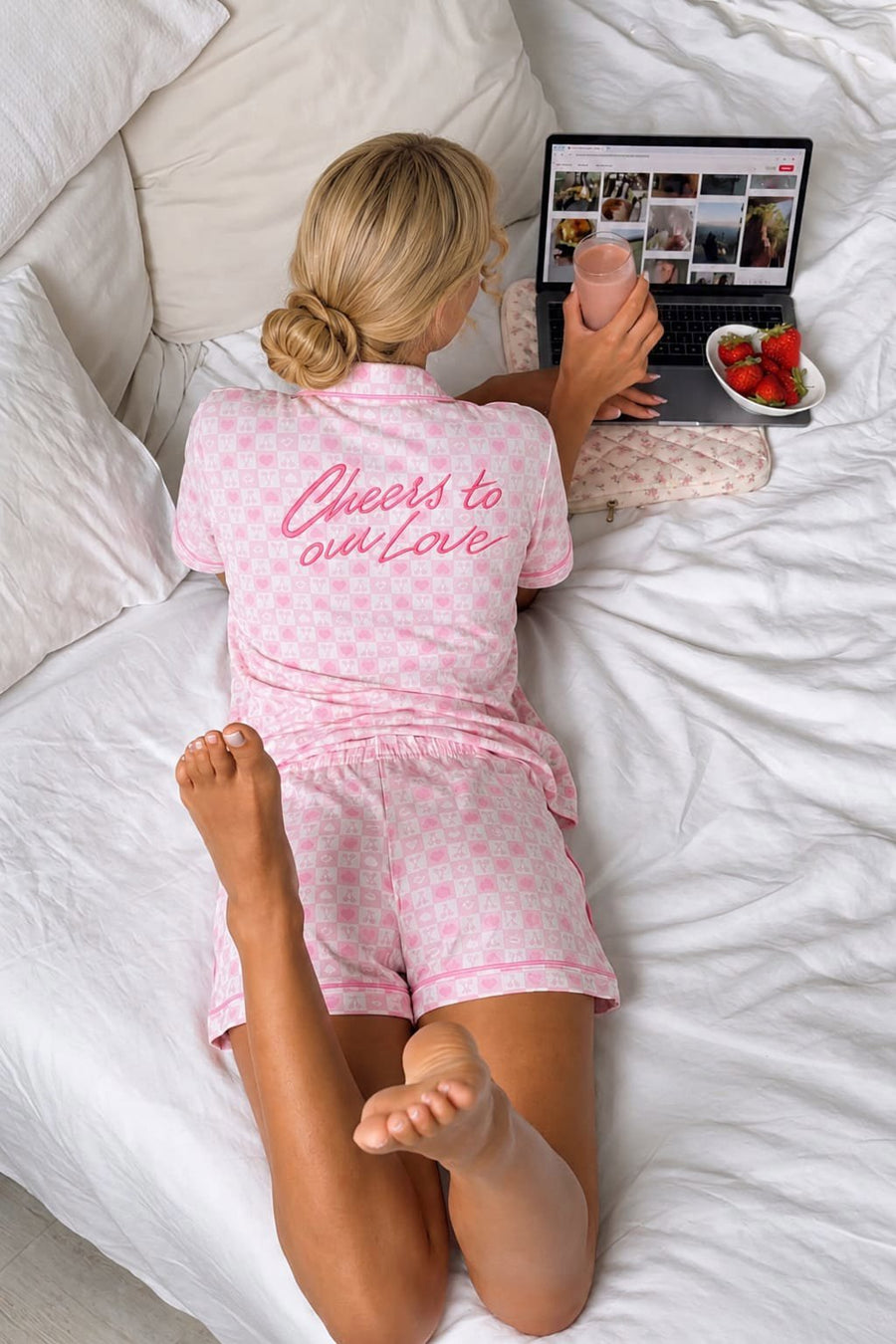 Mini Baskılı Kısa Kollu Bebe Yaka Cepli Önden Düğmeli Şortlu Pijama Takımı — Pembe
